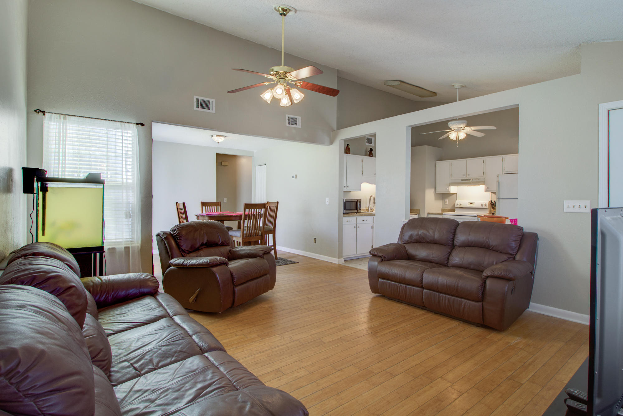 146 Manchester Road Summerville, SC 29486 - Photo 2 of 8 146 Manchester Rd