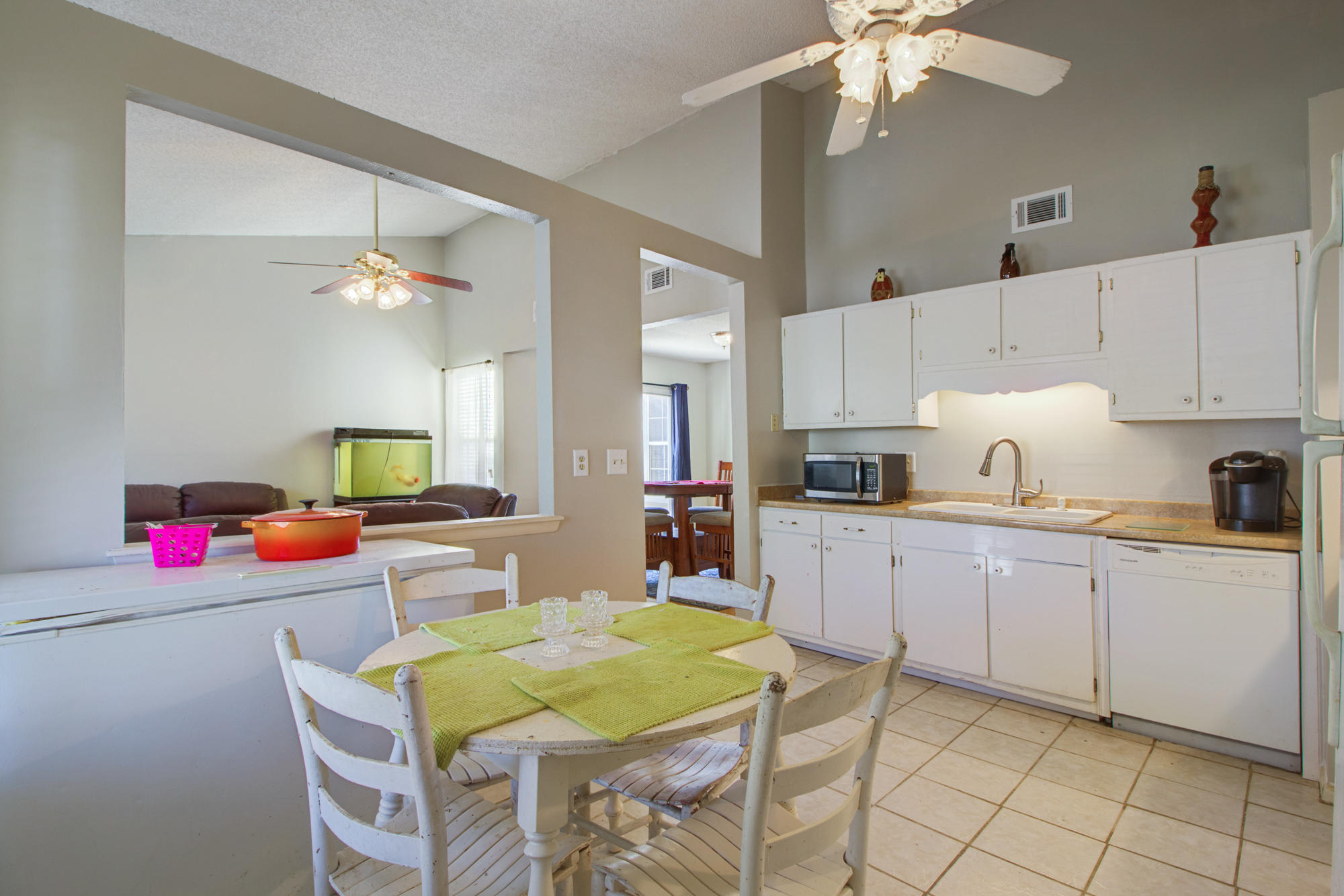 146 Manchester Road Summerville, SC 29486 - Photo 5 of 8 146 Manchester Rd