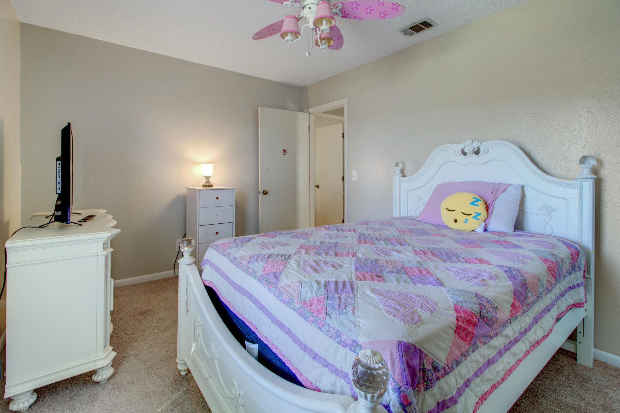 146 Manchester Road Summerville, SC 29486 - Photo 7 of 8 146 Manchester Rd