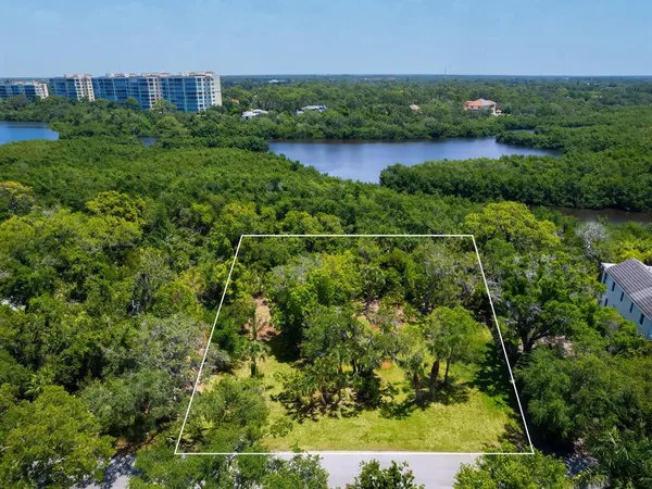 $695,000 | 216 Osprey Point Drive, Osprey, FL 34229