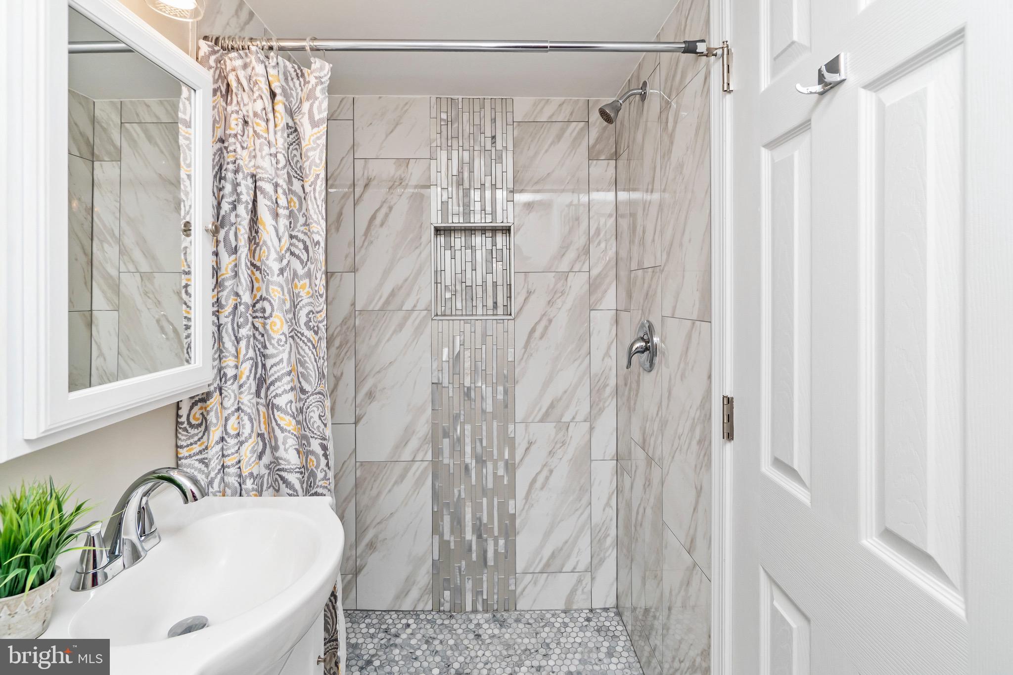 4519 Rokeby Road Baltimore, MD 21229 - Photo 18 of 34