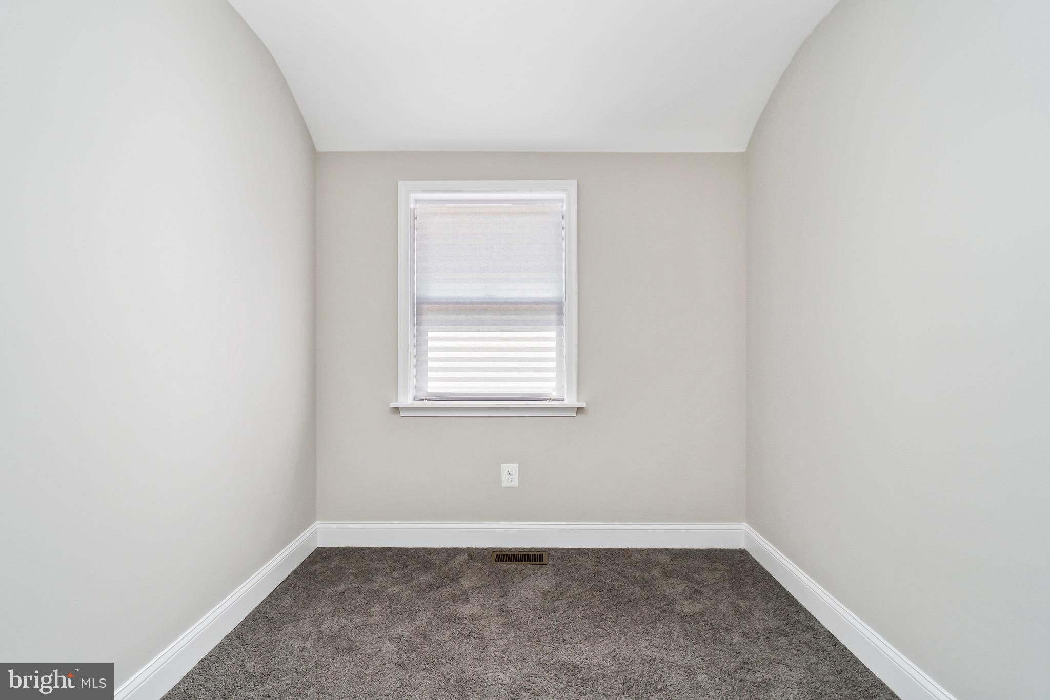 4519 Rokeby Road Baltimore, MD 21229 - Photo 20 of 34