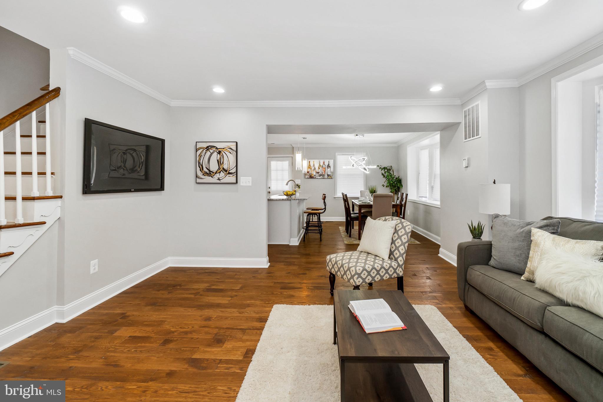 4519 Rokeby Road Baltimore, MD 21229 - Photo 6 of 34