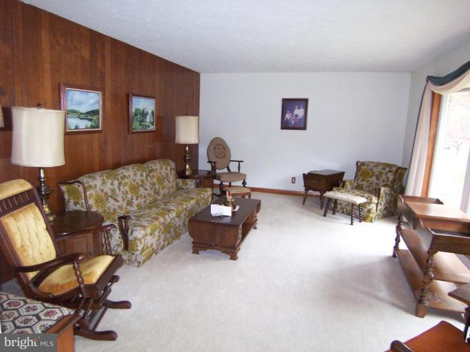 5809 Gambrill Road White Marsh, MD 21162 - Photo 13 of 29 Living Room