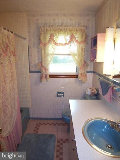 5809 Gambrill Road White Marsh, MD 21162 - Photo 20 of 29 Bath #1