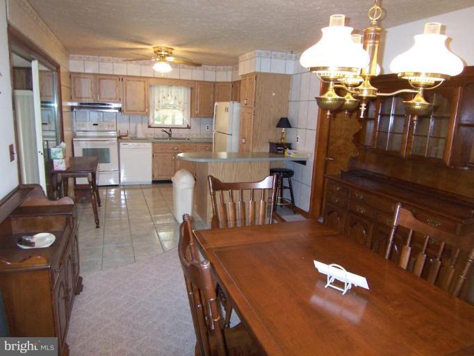 5809 Gambrill Road White Marsh, MD 21162 - Photo 10 of 29 Kitchen/Dining Room