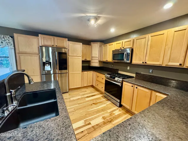 $499,900 | 10 Hillside Avenue, Porter Corners, NY 12859