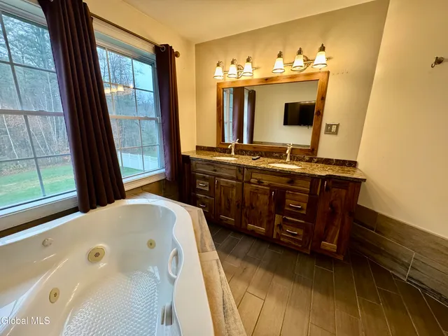 $499,900 | 10 Hillside Avenue, Porter Corners, NY 12859