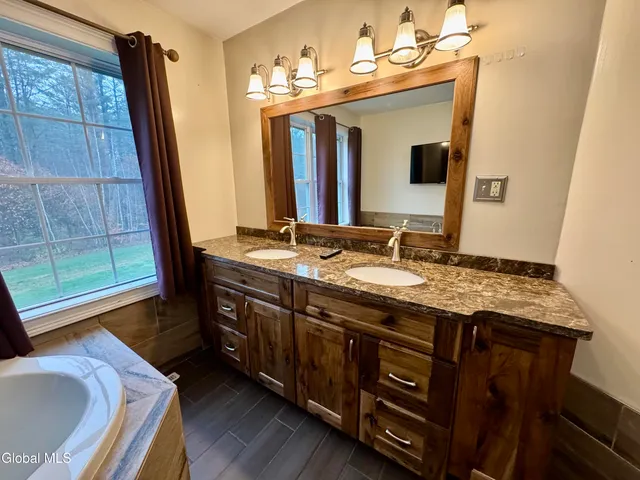 $499,900 | 10 Hillside Avenue, Porter Corners, NY 12859