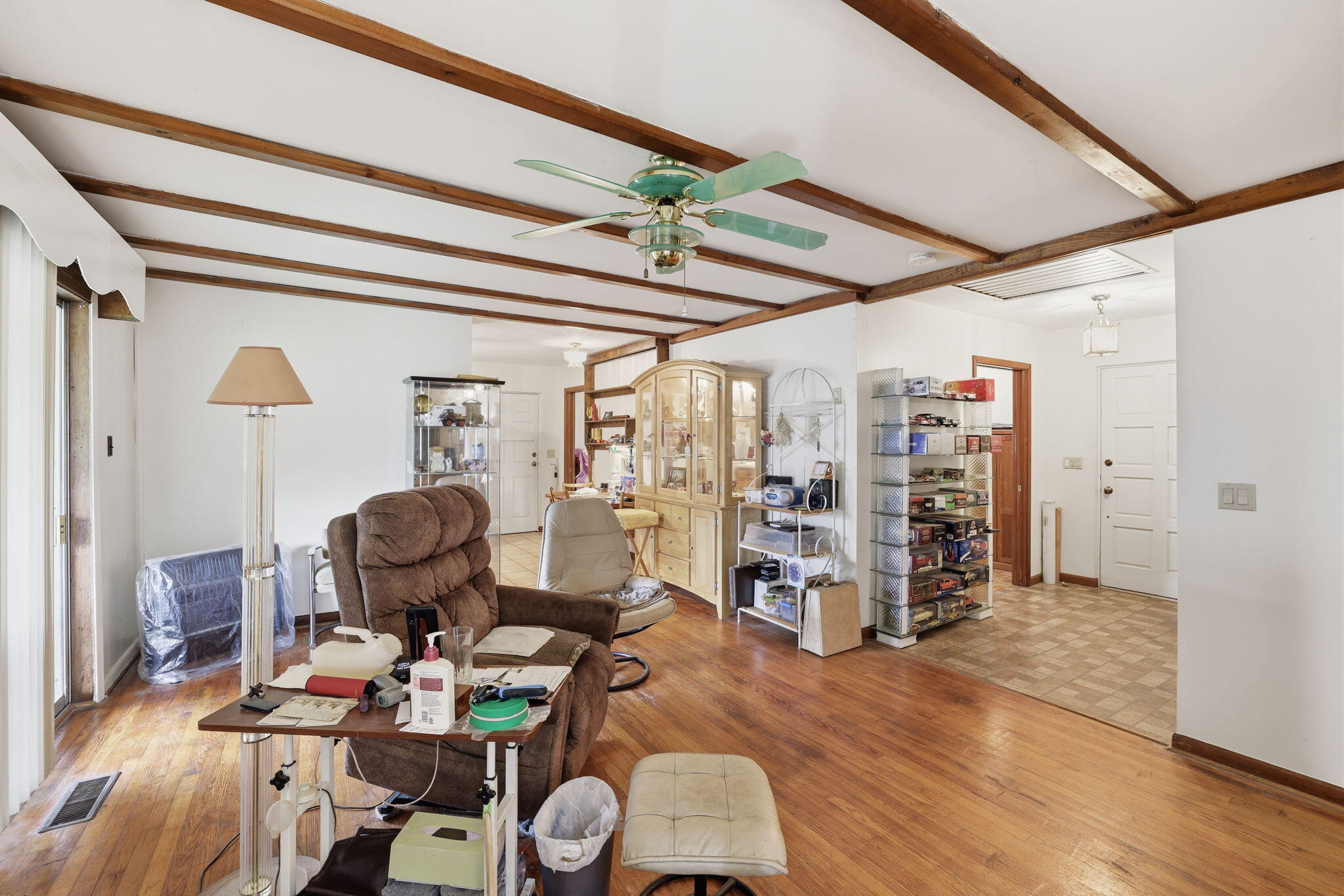 5010 Kenner Avenue Red Bank, TN 37415 - Photo 9 of 27 Living room_den