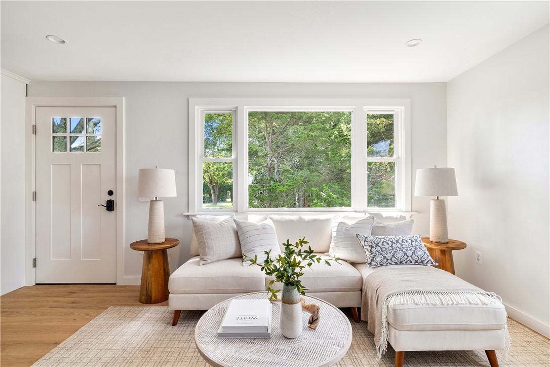 16 Coffey Avenue Narragansett, RI 02882 - Photo 18 of 46