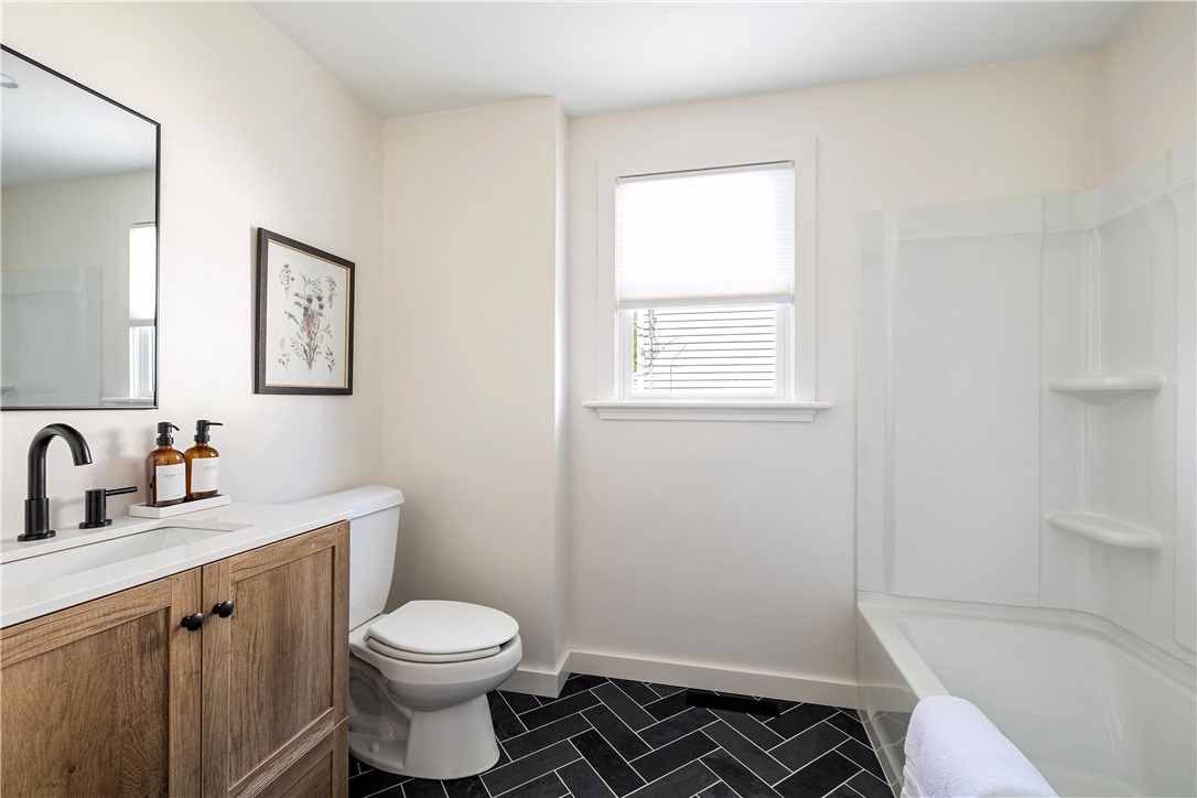 16 Coffey Avenue Narragansett, RI 02882 - Photo 23 of 46