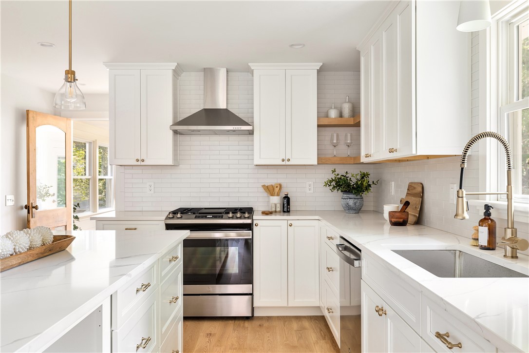 16 Coffey Avenue Narragansett, RI 02882 - Photo 3 of 46