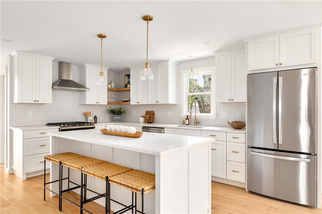 16 Coffey Avenue Narragansett, RI 02882 - Photo 8 of 46