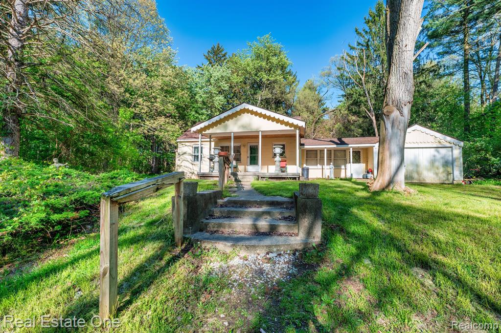 5375 Pleasant Valley Road Brighton, MI 48114 - Photo 44 of 75
