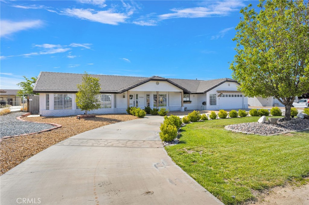 15454 Tuscola Road Apple Valley, CA 92307 - Photo 3 of 67