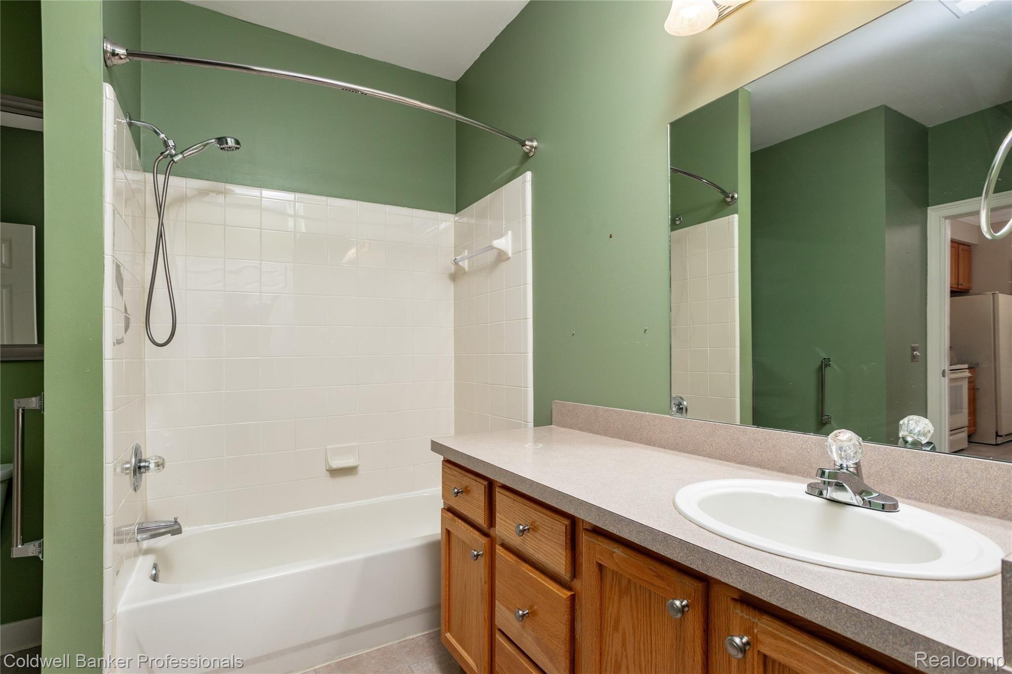 39136 Hayes Road Clinton Township, MI 48038 - Photo 12 of 28 39136 Hayes L0010.jpg