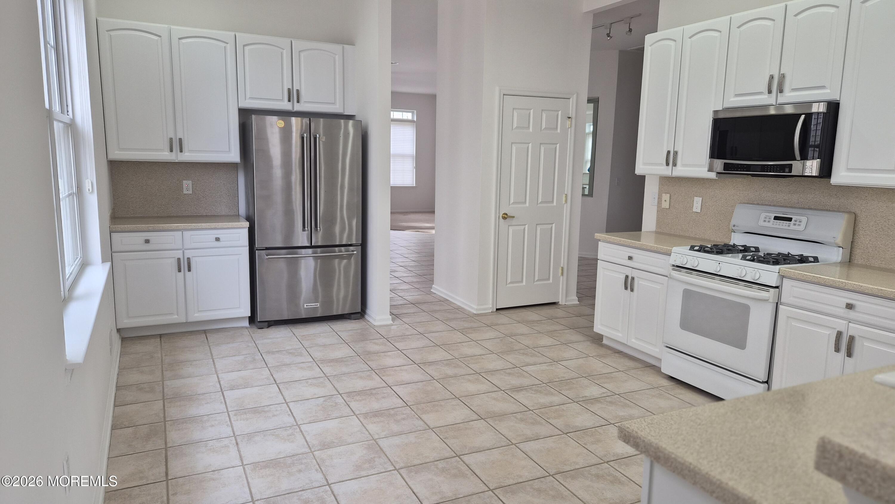 6 St Andrews Road Jackson, NJ 08527 - Photo 14 of 22 Kitchen