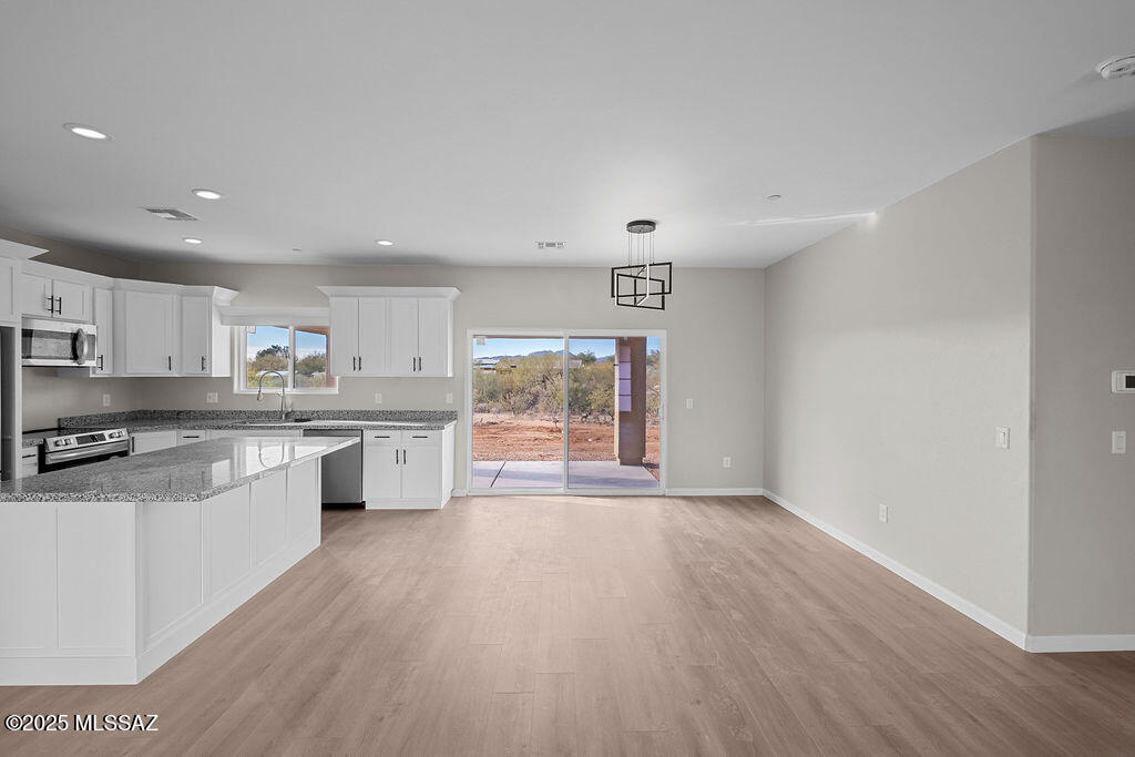 3645 East Rollins Road Tucson, AZ 85739 - Photo 11 of 36
