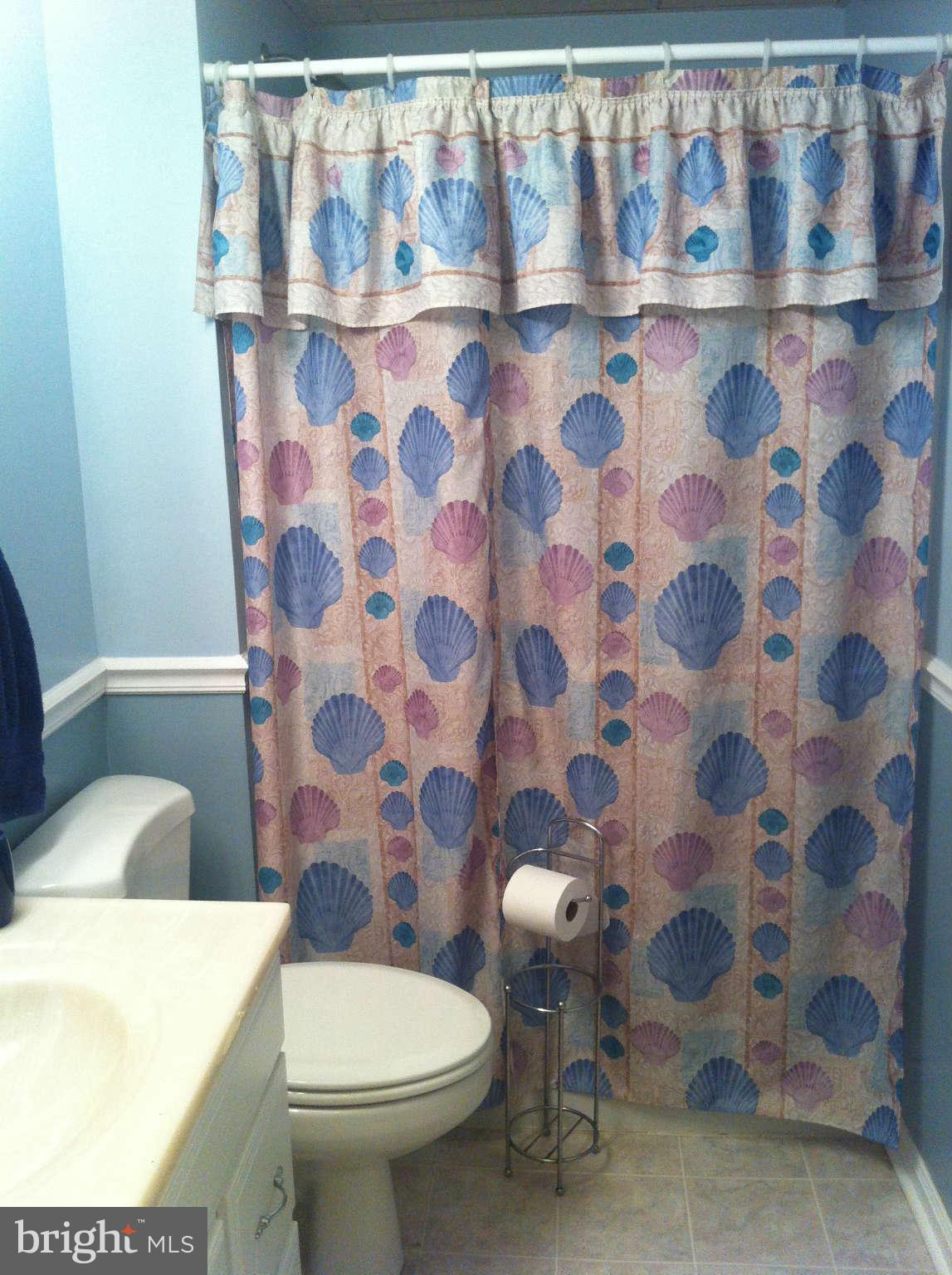 8923 Mayflower Road Baltimore, MD 21237 - Photo 21 of 28 Bath