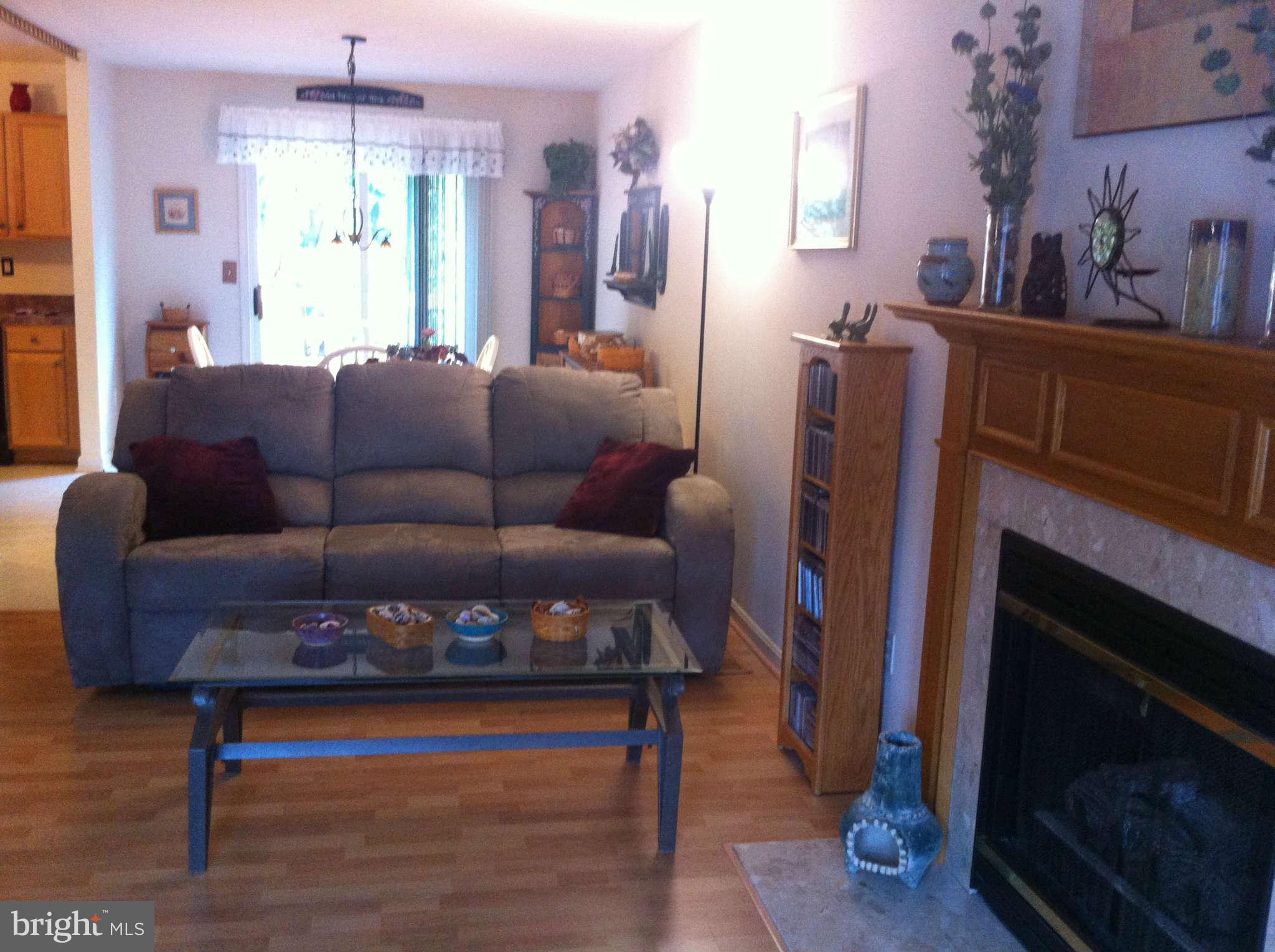 8923 Mayflower Road Baltimore, MD 21237 - Photo 6 of 28 Living Room