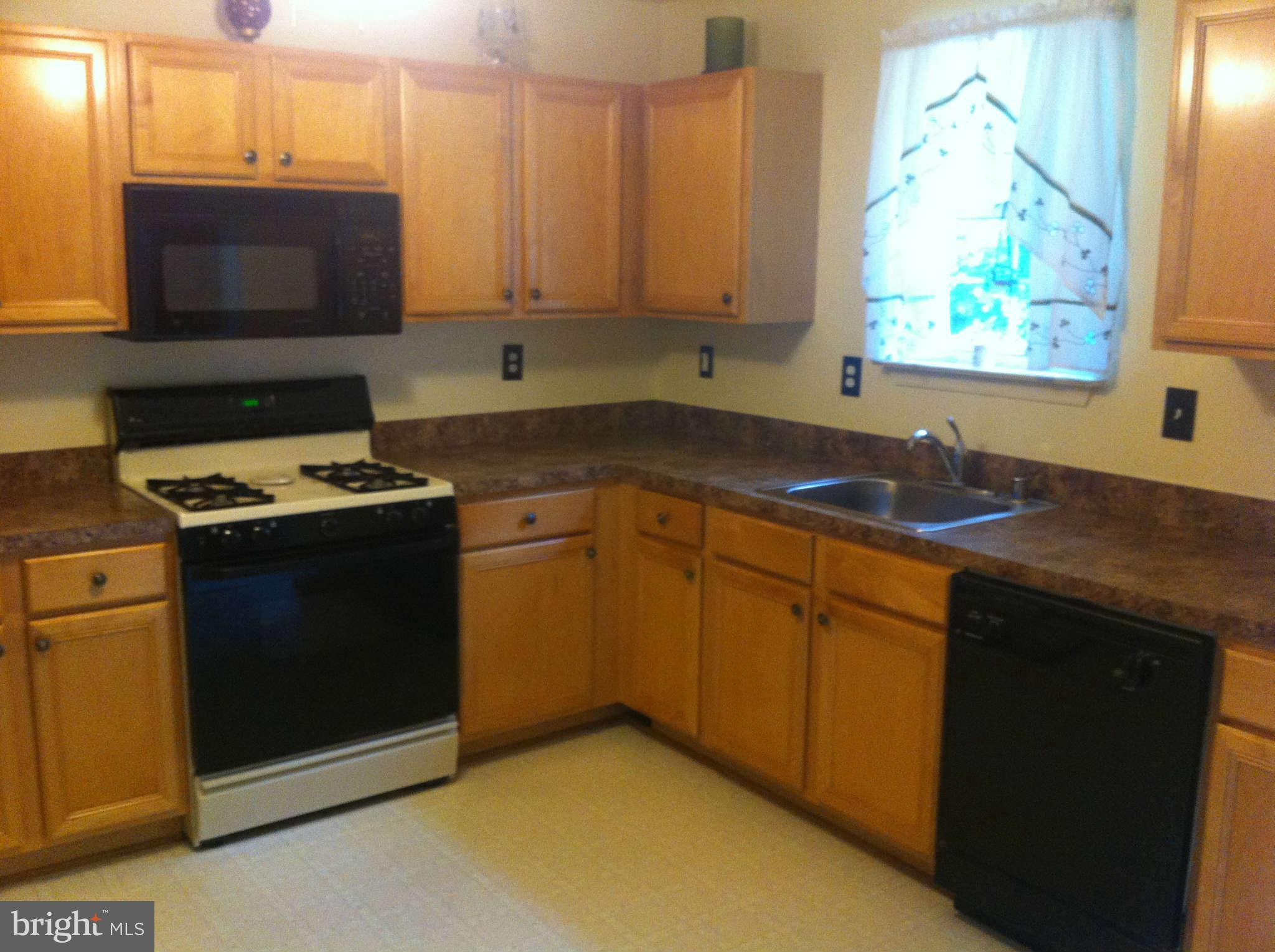 8923 Mayflower Road Baltimore, MD 21237 - Photo 7 of 28 Kitchen