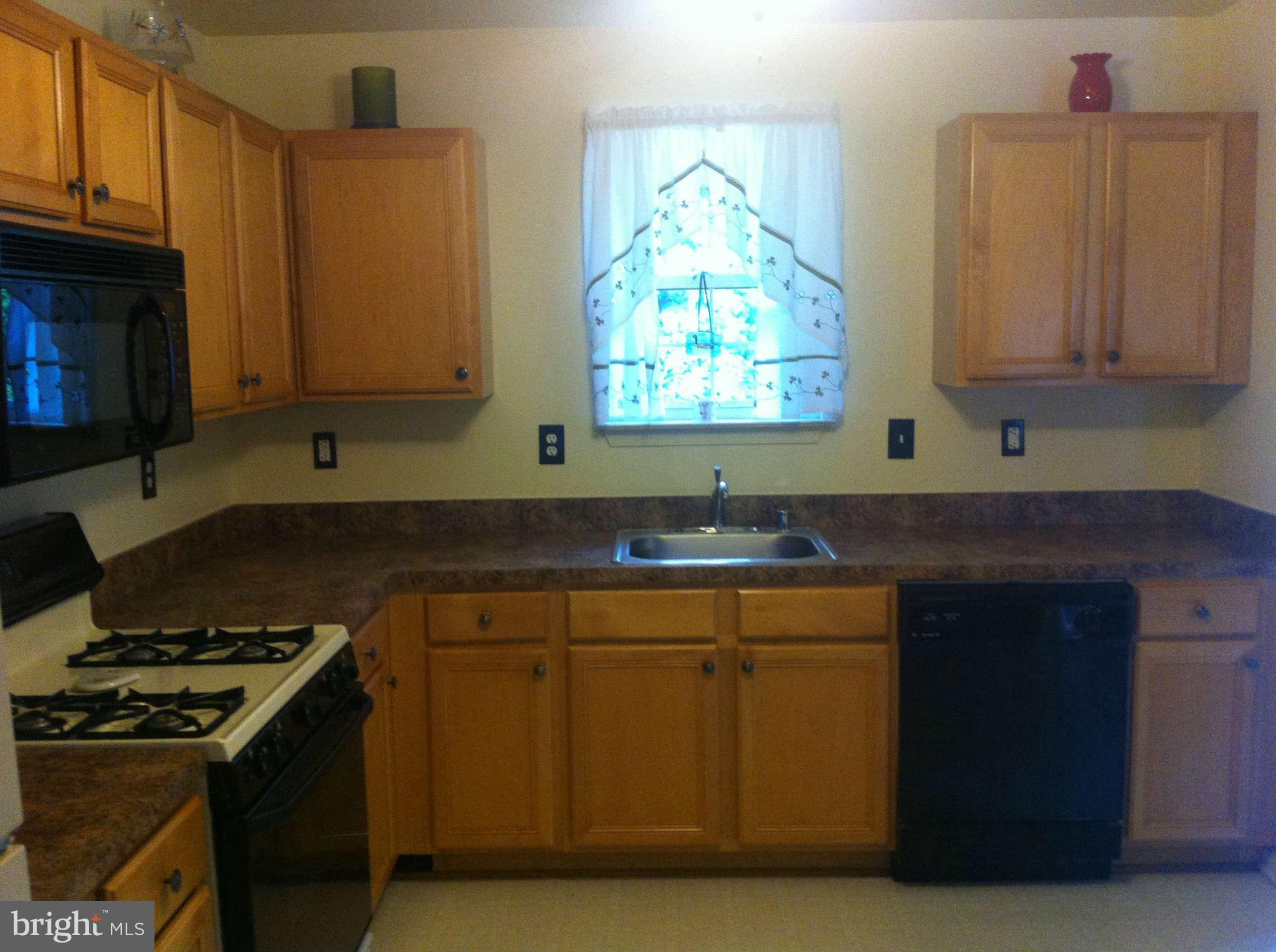8923 Mayflower Road Baltimore, MD 21237 - Photo 8 of 28 Kitchen