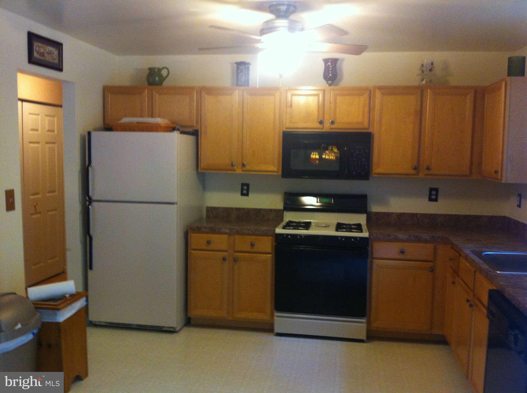 8923 Mayflower Road Baltimore, MD 21237 - Photo 9 of 28 Kitchen