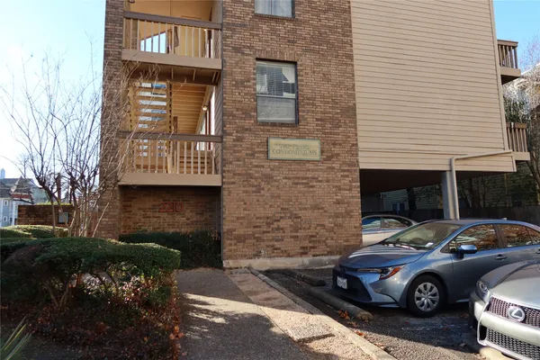 $1,350 | 2210 Pearl Street, Unit 303, Austin, TX 78705