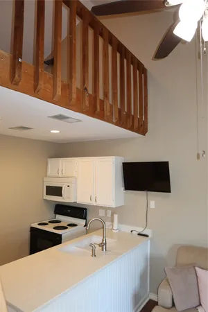$1,350 | 2210 Pearl Street, Unit 303, Austin, TX 78705