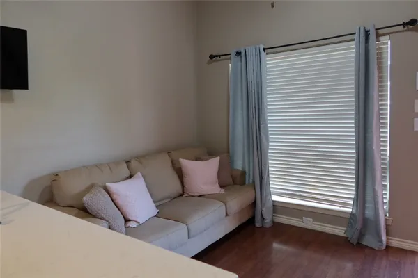 $1,350 | 2210 Pearl Street, Unit 303, Austin, TX 78705