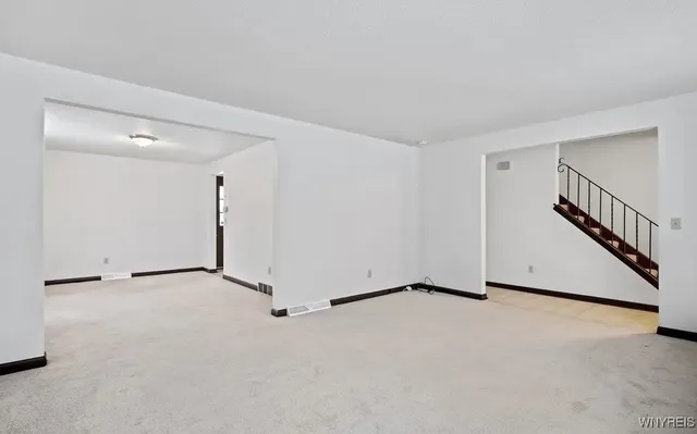 $1,795 | 313 Kaymar Drive, Amherst, NY 14228