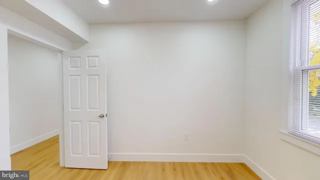 a view of empty room with window