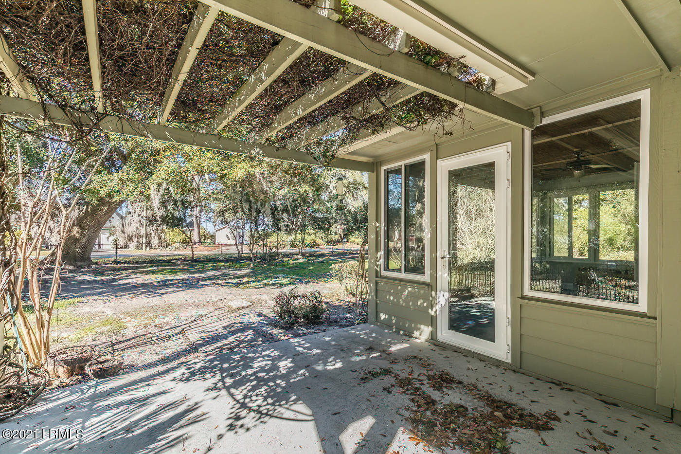6037 Creek Road Beaufort, SC 29906 - Photo 29 of 29 7S1A4932-SAI-sharpen