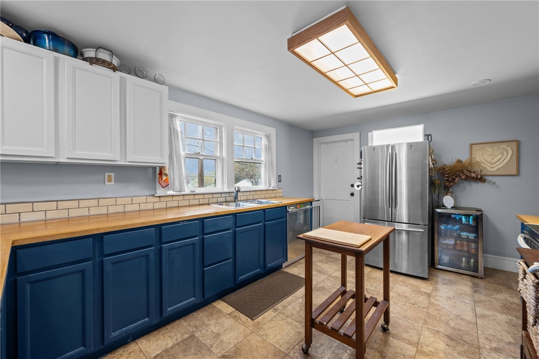 8 Perkins Avenue Westerly, RI 02891 - Photo 18 of 47