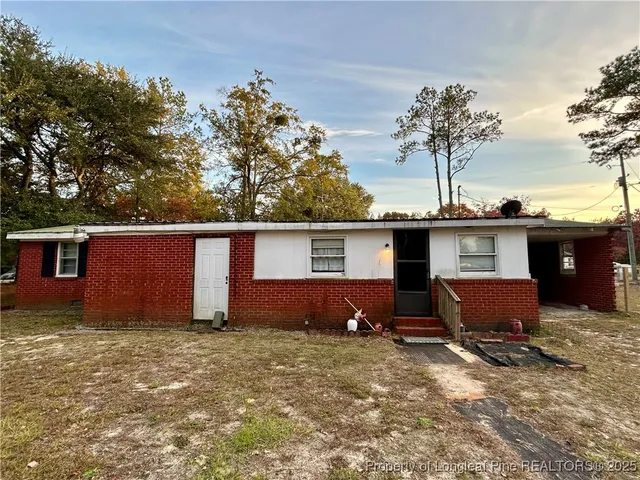 $190,000 | 433 Cumberland Avenue, Raeford, NC 28376