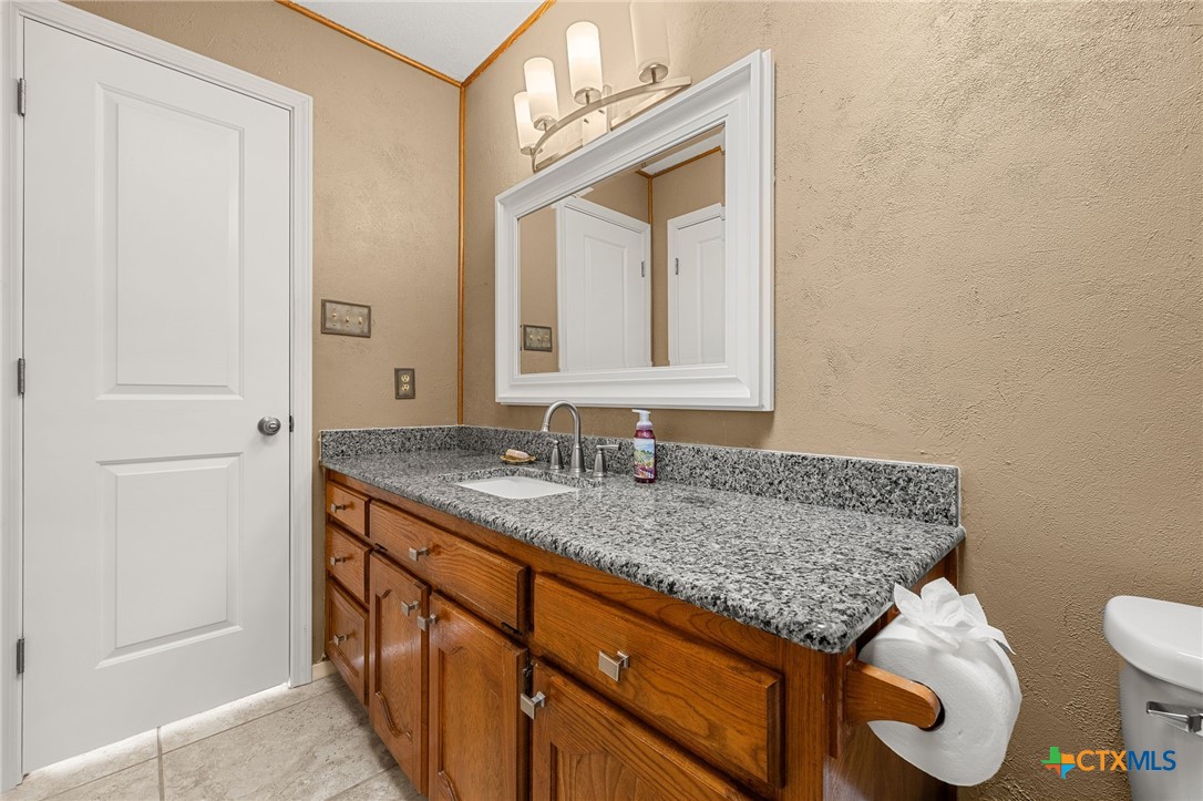 232 Thompson Circle Lorena, TX 76655 - Photo 20 of 35 Master Bathroom