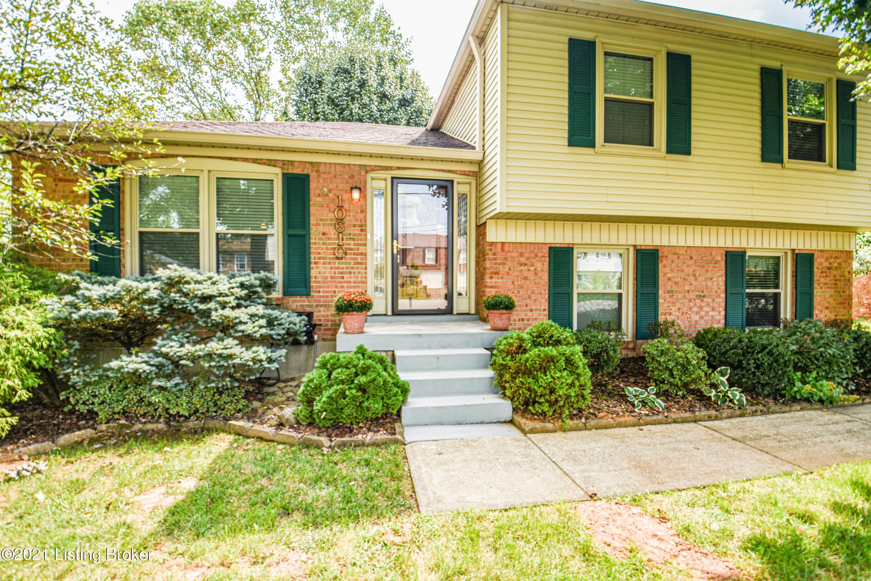 10610 St Rene Road Louisville, KY 40299 - Photo 2 of 34 003_FRONT ENTRY
