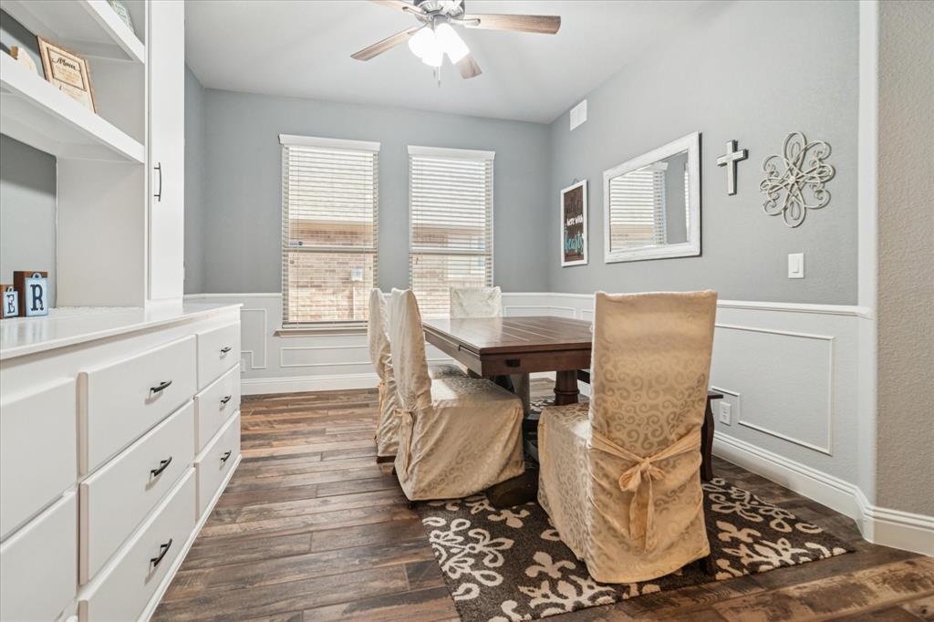 3605 Dogwood Road Melissa, TX 75454 - Photo 10 of 25 a living room with furniture and wooden floor