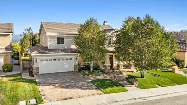 $999,000 | 24030 Via Vizcaya, Valencia, CA 91354