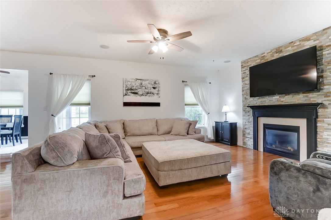 1937 Spring Ridge Drive Xenia, OH 45385 - Photo 5 of 41