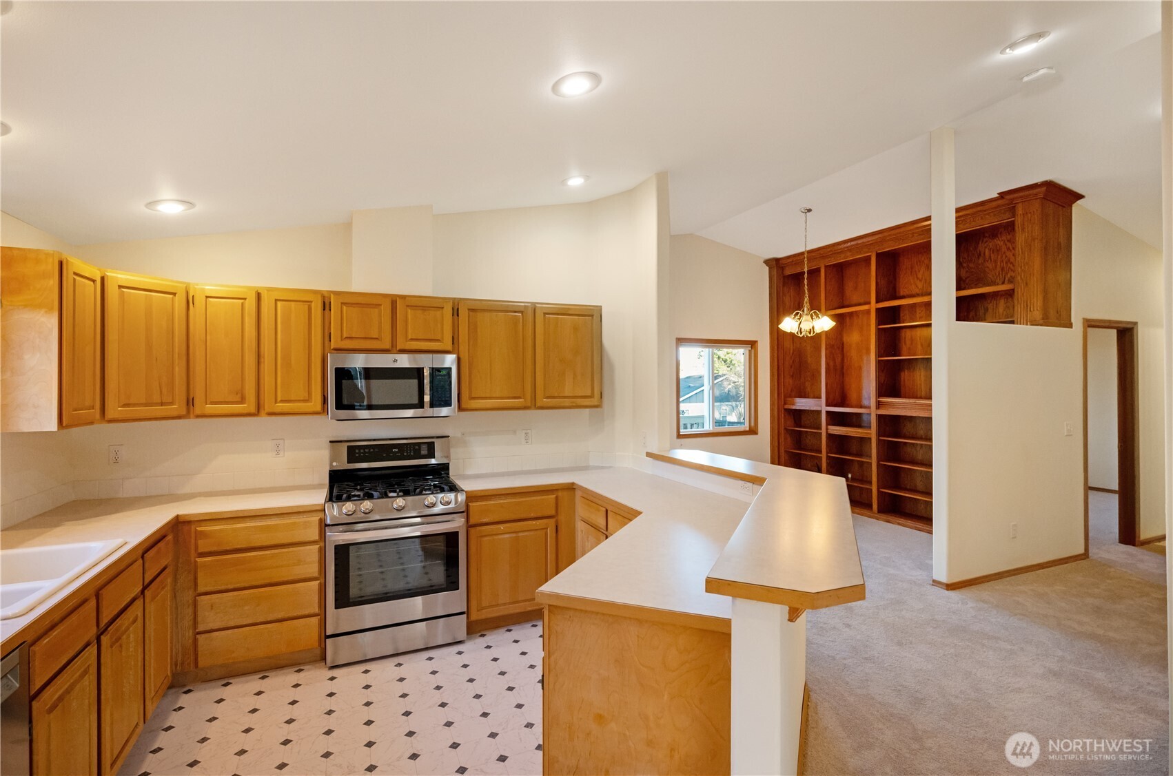 1325 Roma Road Bellingham, WA 98226 - Photo 12 of 36