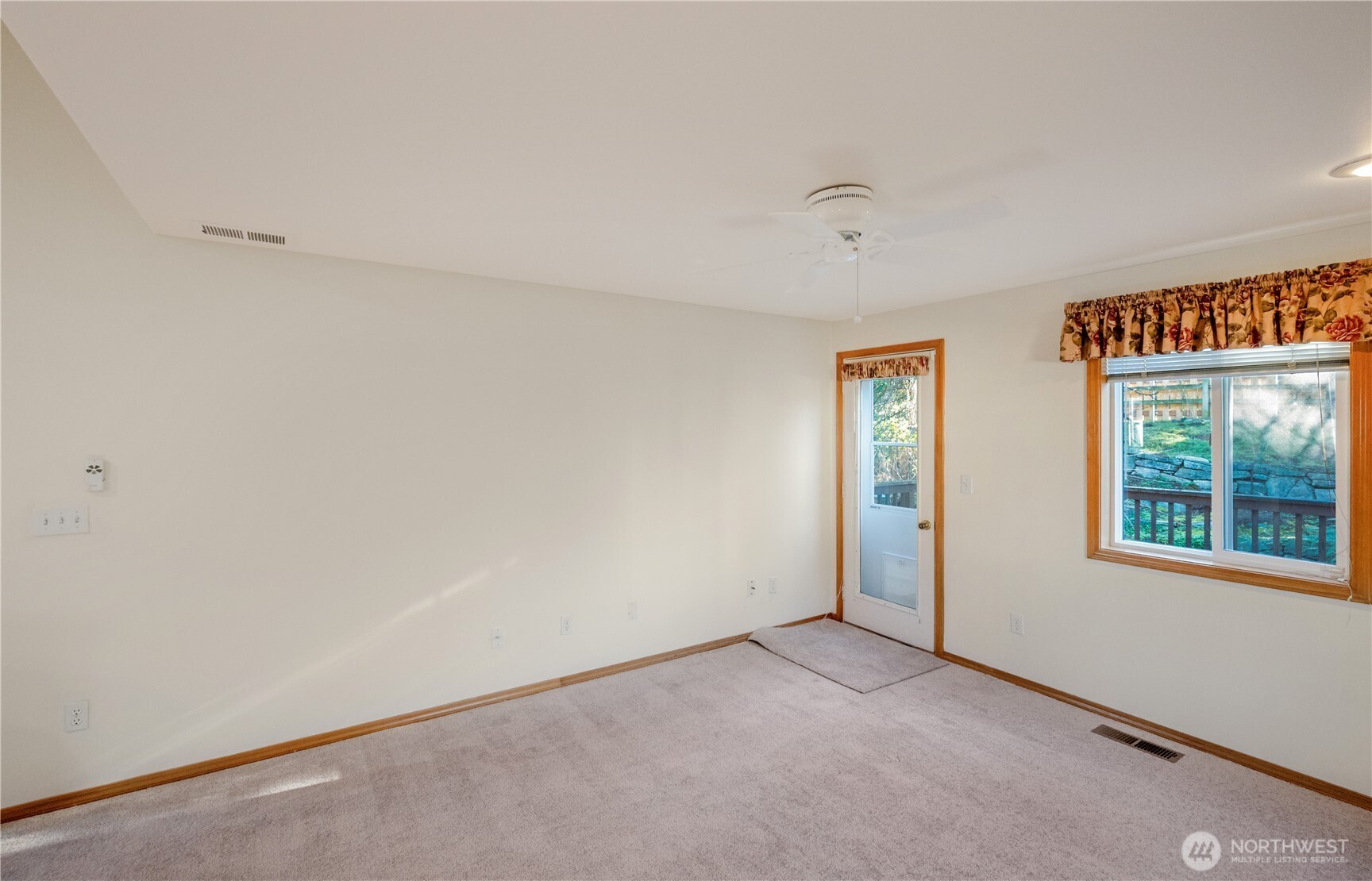 1325 Roma Road Bellingham, WA 98226 - Photo 15 of 36