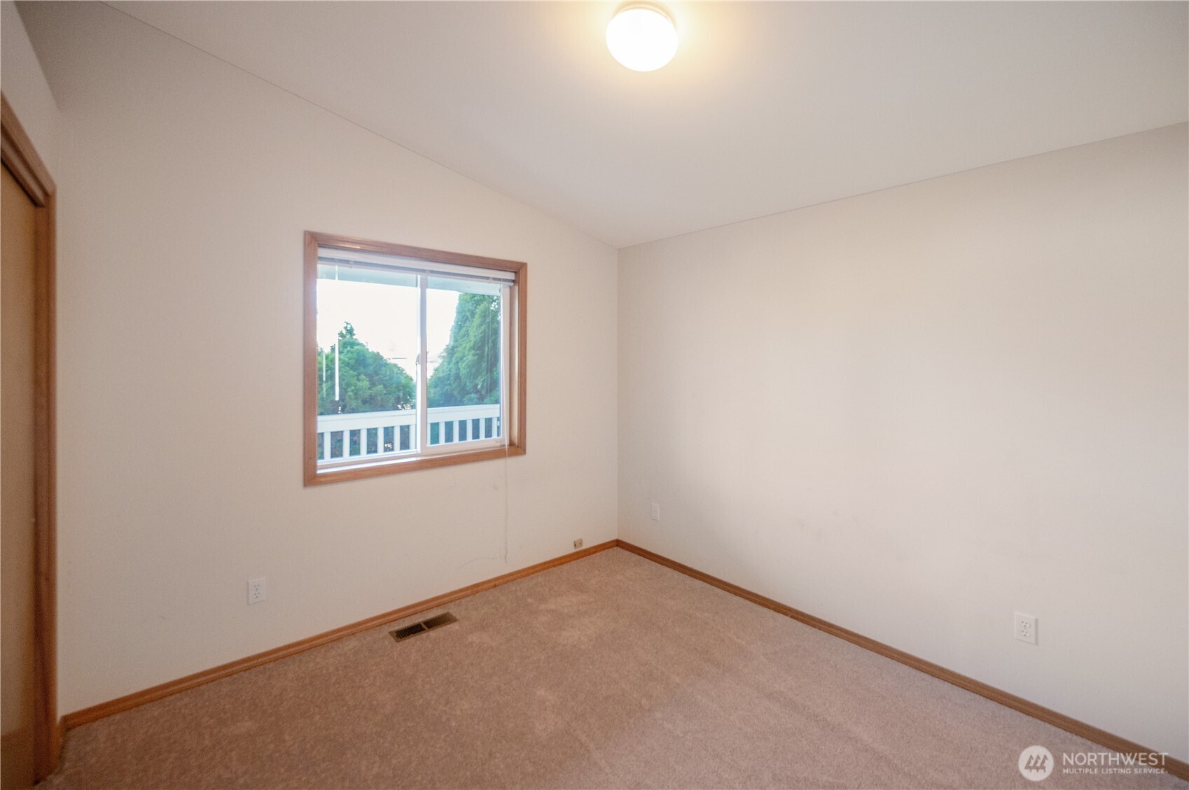 1325 Roma Road Bellingham, WA 98226 - Photo 27 of 36