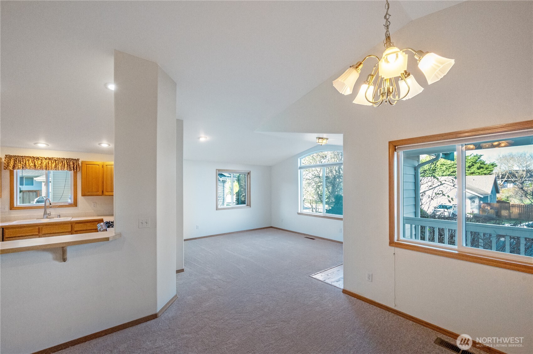 1325 Roma Road Bellingham, WA 98226 - Photo 8 of 36