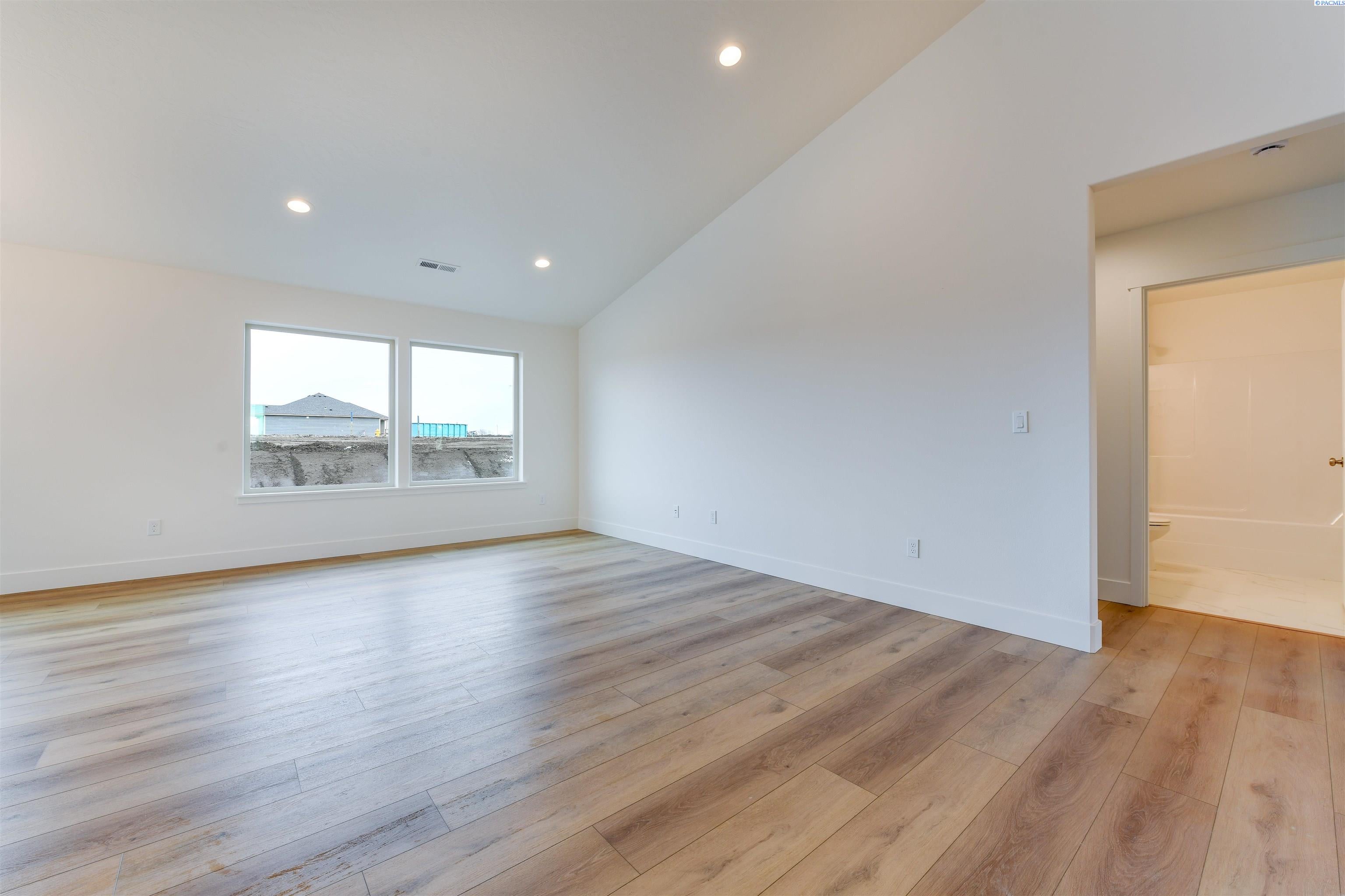 911 North Euclid Road Grandview, WA 98930 - Photo 7 of 27 Gallery Image 7