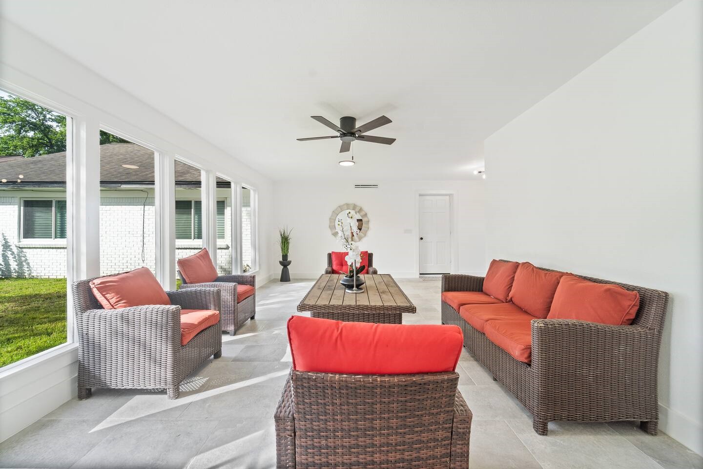 1206 Timber Lane Friendswood, TX 77546 - Photo 14 of 19 a living room with furniture