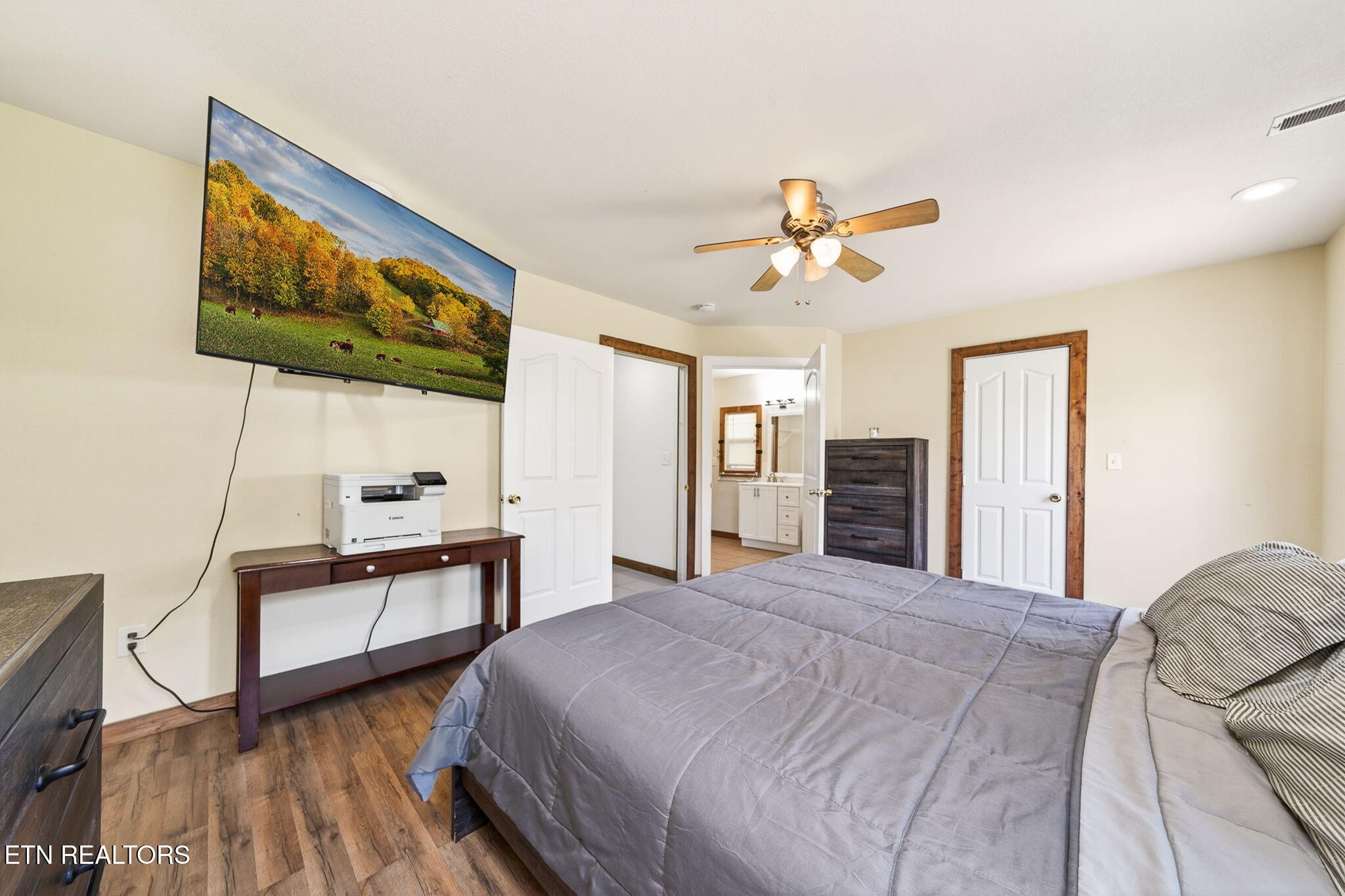935 Brewer Road Crossville, TN 38572 - Photo 22 of 51 a bedroom with a bed and a desk