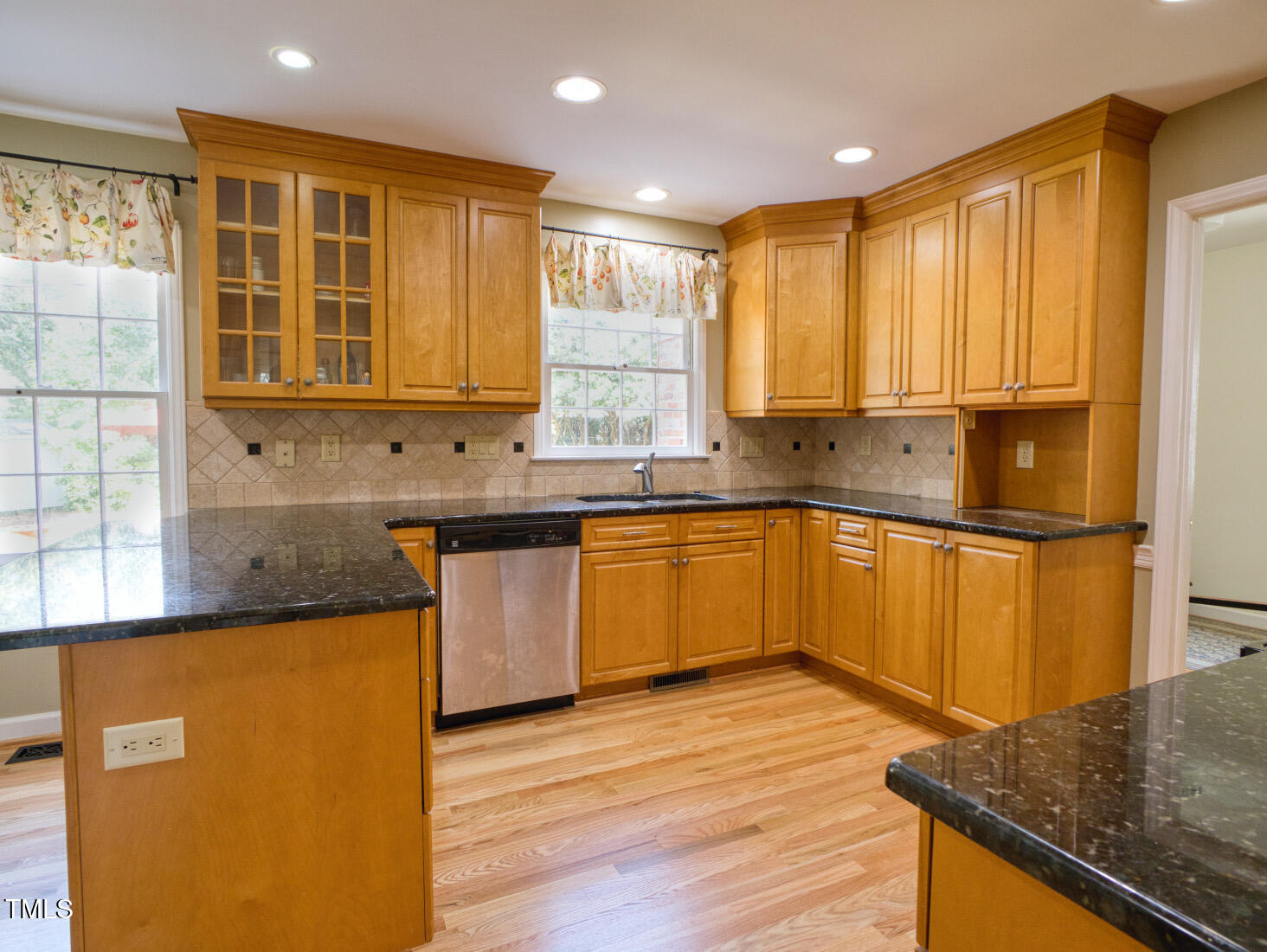 5017 Sandlewood Drive Raleigh, NC 27609 - Photo 5 of 30 Kitchen 4