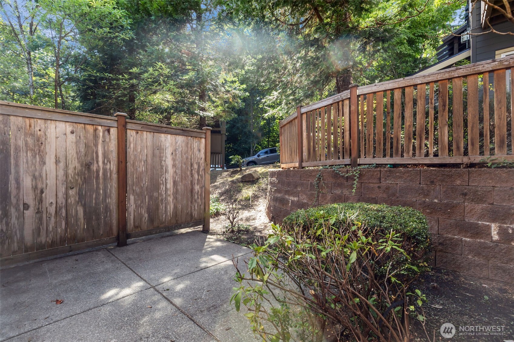 67 Cougar Ridge Road Northwest, Unit 2013 Issaquah, WA 98027 - Photo 24 of 33 a view of a backyard with pathway